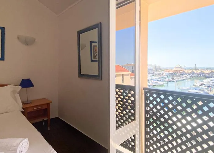 Penthouse Duplex Marina Plaza T1 Hsr Marina *